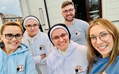 Niech pomaganie innym przyniesie Wam poczucie spełnienia