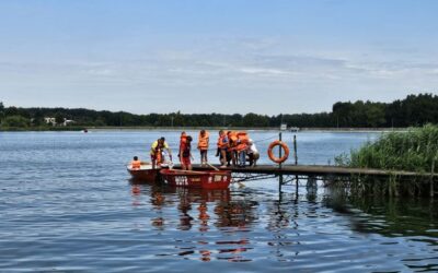 Łódki, skutery, plaża… – wypad nad wodę do Gołuchowa!