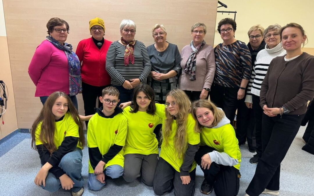 Seniorzy uczą się tworzyć bezpieczne otoczenie