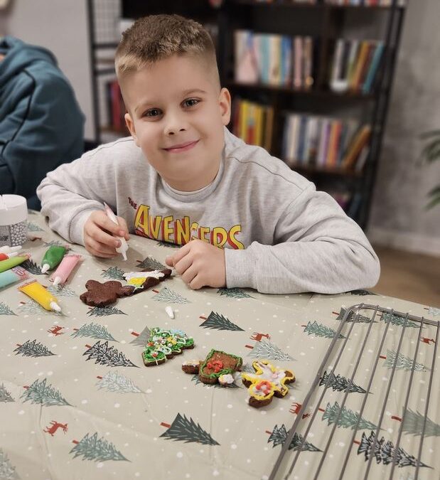 Radosne dekorowanie pierniczków