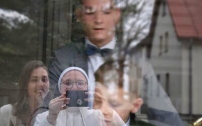 „Masz dwie ręce: jedną, by pomagać sobie, i drugą, by pomagać innym”